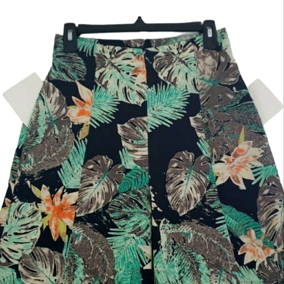 Flawless~Woman Size M~Green/Black Floral Print Pants Wide Leg Flare. - Picture 3 of 7